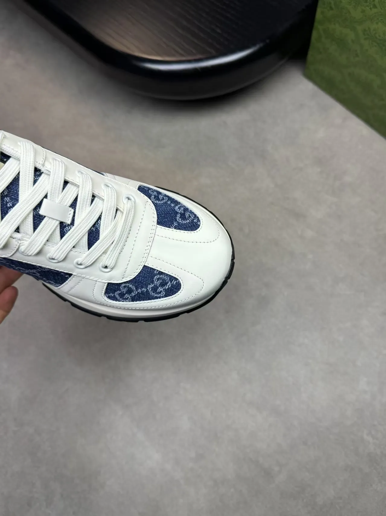 P460 new men's shoes GUCCI [Lightning] latest shoes are shipped. Original quality, fashionable, special materials, sheepskin lining, new packaging. The foot feels super comfortable and the workmanship is impeccable. Size: 38-45